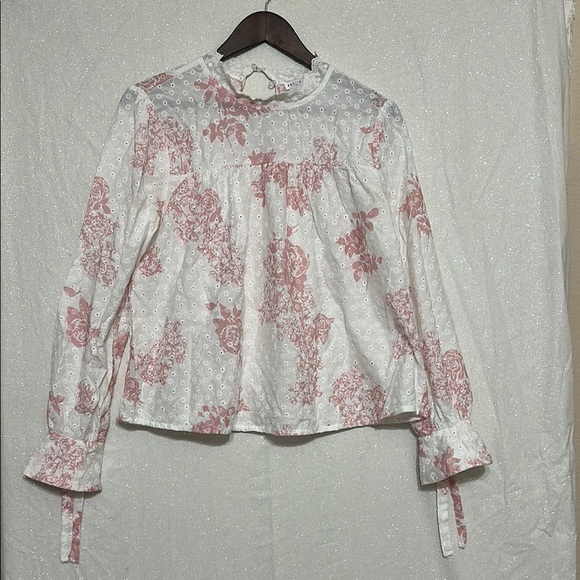English Factory Cream Ruffled Blouse with Flutter Sleeves. Size Medium - Picture 1 of 5